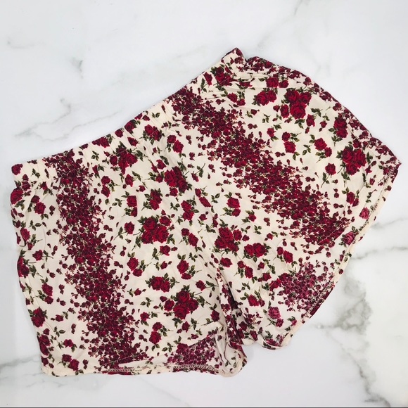 Brandy Melville Pants - Brandy Melville rose soft shorts